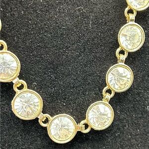 Elegant Gold and crystal Necklace